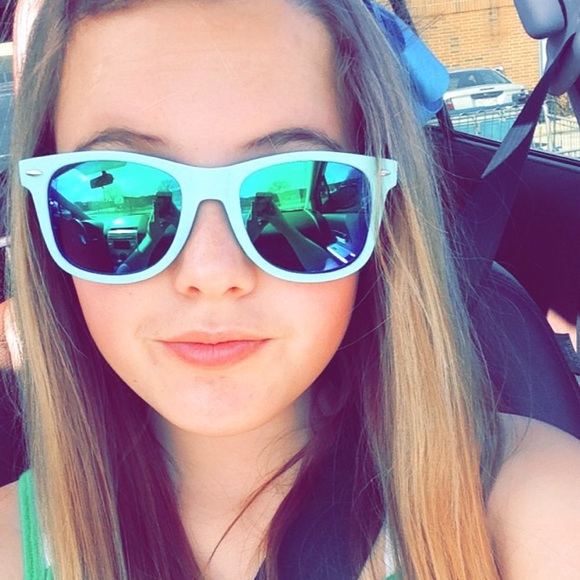 Profile Picture of Ryley Ritchey (@ryleyritchey) on Poshmark