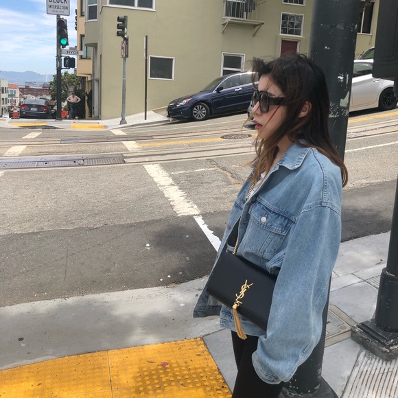 Profile Picture of Charlotte Qian (@charlotteqian) on Poshmark