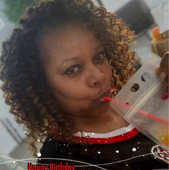 Profile Picture of Candi Nesbitt-malone (@buttaflysparkle) on Poshmark