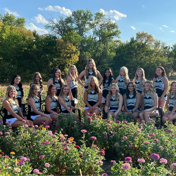 Profile Picture of Gianna Orecchio (@giannarayne15) on Poshmark