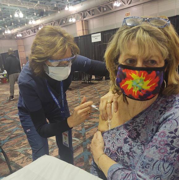 Profile Picture of Marlena Candelmo (@maca0909) on Poshmark