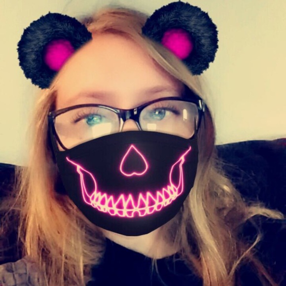 Profile Picture of Cheyenne Roberts (@cheynic16) on Poshmark