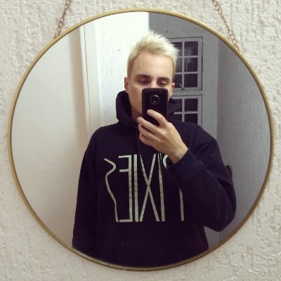 Profile Picture of Caio Delcolli (@lazzuri) on Twitter