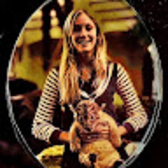 Profile Picture of Sue Strehlow (@horseygirlx4) on Poshmark