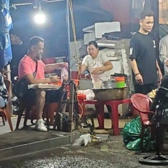 Profile Picture of Keith Mumby (@mumby73) on Poshmark