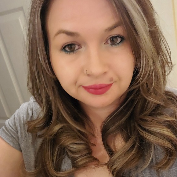 Profile Picture of Jessica Ralph (@jessicaralph523) on Poshmark