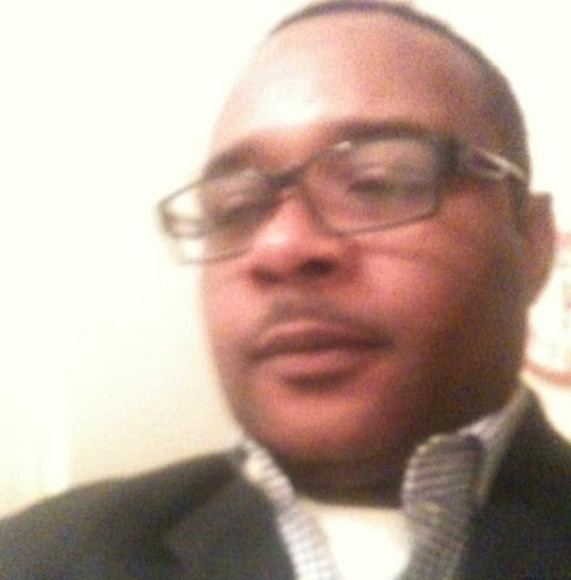 Profile Picture of Eric Dobynes (@ericdobynes) on Poshmark