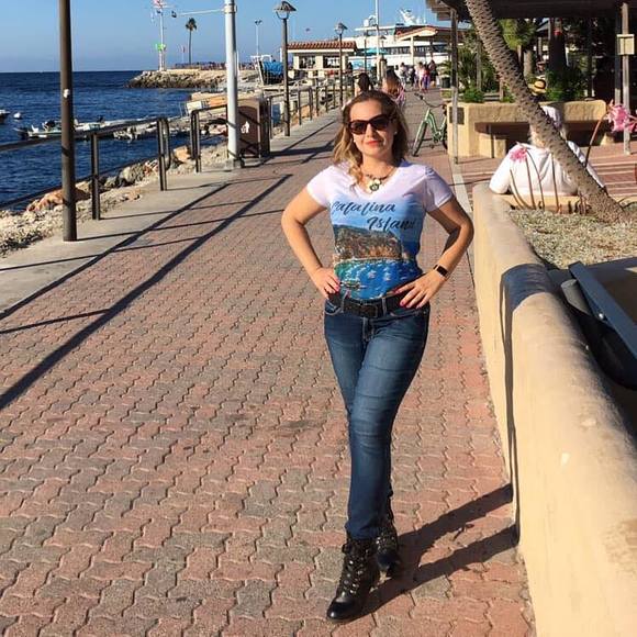 Profile Picture of Sonia Cercea (@soniacercea) on Poshmark