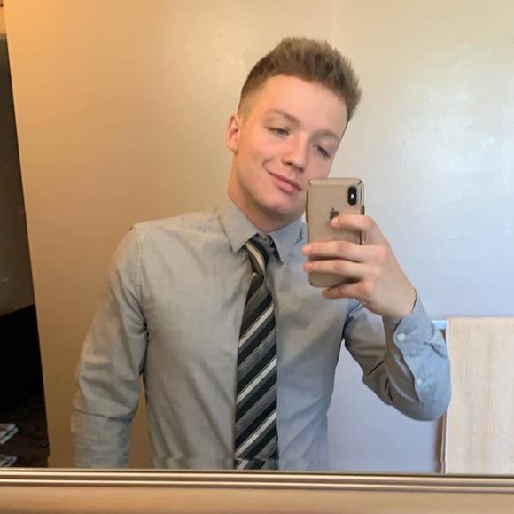 Profile Picture of Mark Hout (@houtmark18) on Poshmark