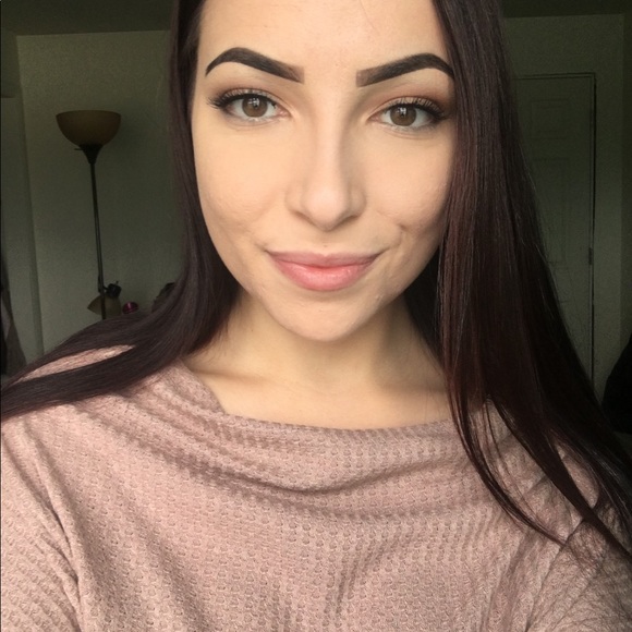 Profile Picture of Tabitha Oneal (@tabithaoneal12) on Poshmark