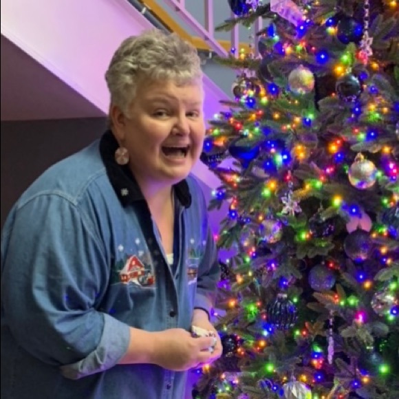 Profile Picture of Angela Cantilena (@limegreenang) on Poshmark