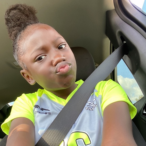 Profile Picture of Aaliyah and ajayia Jordan and hodge (@aaliyah_12517) on Poshmark