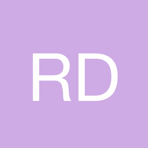 Profile Picture of Robert De diego (@robddd3) on Poshmark