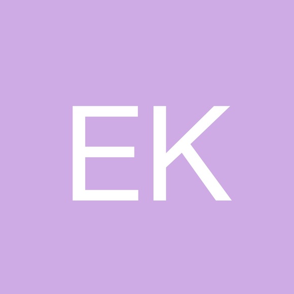 Profile Picture of Erin Keith (@ekloehn01) on Poshmark