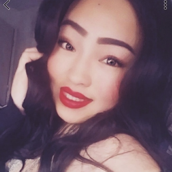 Profile Picture of K Vang (@kvang29) on Poshmark