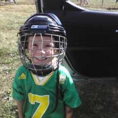 Profile Picture of Chris Bettis (@bearcathockey) on Twitter