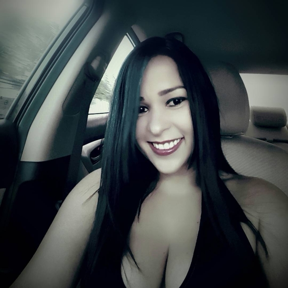 Profile Picture of Yndira Quintal (@indira1598) on Poshmark