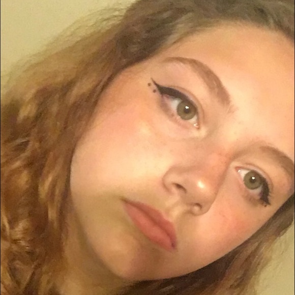 Profile Picture of Jada Hughes (@jadieash) on Poshmark