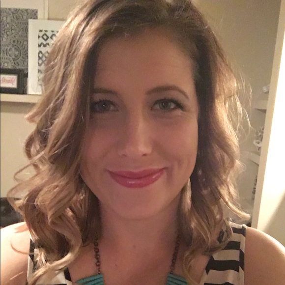 Profile Picture of Gracie Simendinger (@gsimendinger) on Poshmark