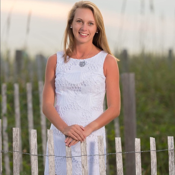 Profile Picture of Bailey Redecker (@bmredecker) on Poshmark