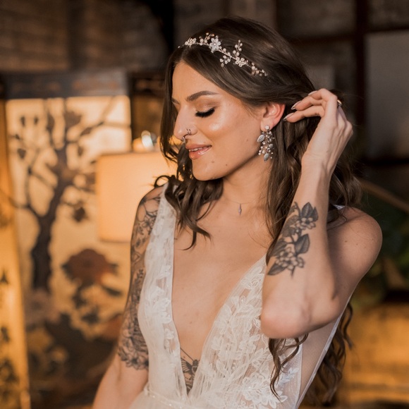 Profile Picture of Elizabeth Garibaldi (@lizziegmann) on Poshmark