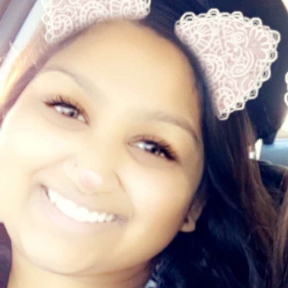 Profile Picture of Suhani Patel (@spatel276) on Poshmark