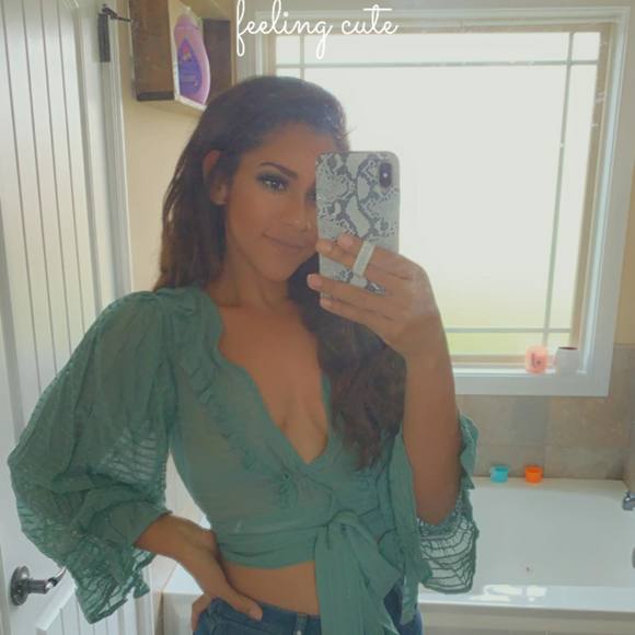 Profile Picture of Jessica-matthew Guzman (@jessicaguzman) on Poshmark