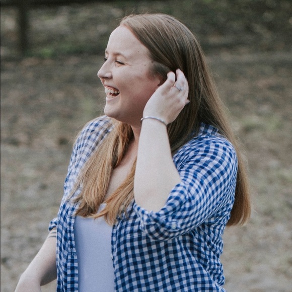 Profile Picture of Katie Berndt (@katie_berndt) on Poshmark