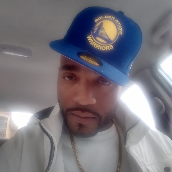 Profile Picture of Jamario Smith (@iveonnasmith) on Poshmark