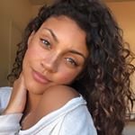 Profile Picture of Iris 🌻 (@tamirisbarbosac) on Instagram