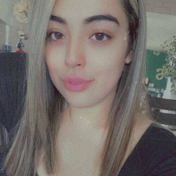 Profile Picture of Rosa Lerma (@laa_rosita) on Poshmark