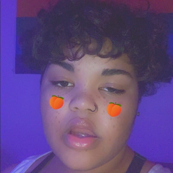 Leah Jacocks - Poshmark Profile Picture of Leah Jacocks (@leahjacocks) on Poshmark