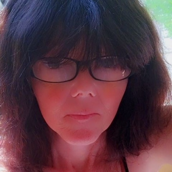 Profile Picture of Laura Pishko (@maeyodermae) on Poshmark