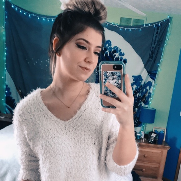 Profile Picture of Jessica Bobik (@jbobik96) on Poshmark