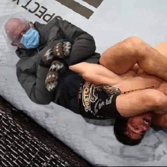 Profile Picture of Emonne Carnell (@emonneglass) on Poshmark