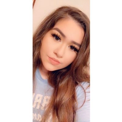 Profile Picture of Meli 🌻on Twitter