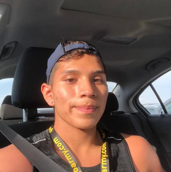 Profile Picture of Leonardo Albarracin (@20leonardo00) on Poshmark