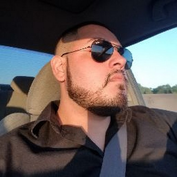 Profile Picture of Felipe Barron (@fbarronjr) on Poshmark