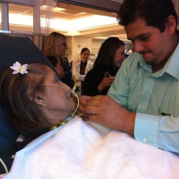 Profile Picture of Eli Debortoli (@elideb94) on Poshmark