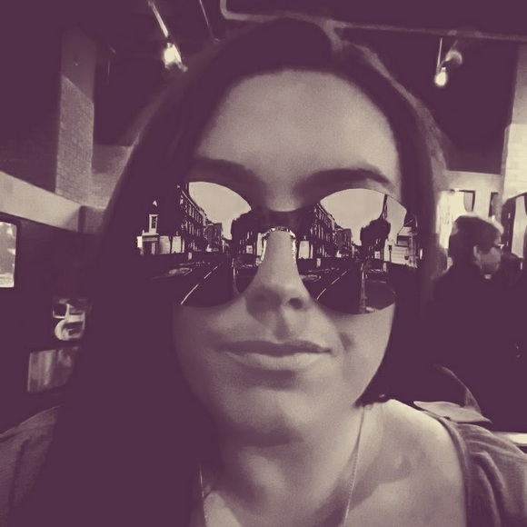 Profile Picture of Stephanie Faulk (@sfaulk765) on Poshmark