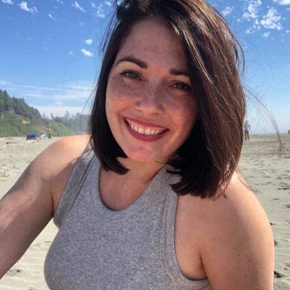 Profile Picture of Chatrina Pitsch (@chatrina) on Poshmark