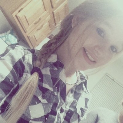 Profile Picture of Shelly Bennett (@shellyBennett16) on Twitter