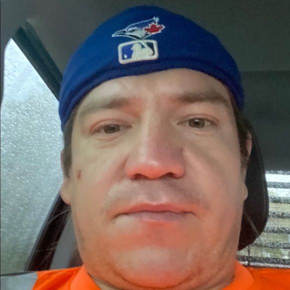 Profile Picture of Robert Shenandoah (@r_shenandoah) on Poshmark