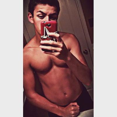 Profile Picture of Andrew Carbajal (@andrewcarbajal4) on Twitter