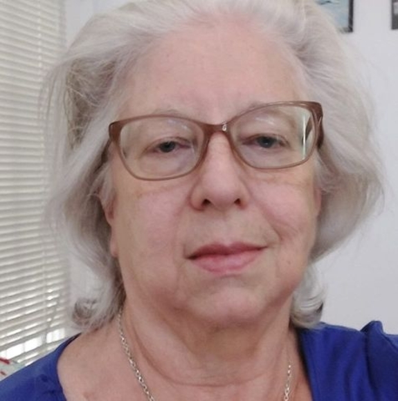 Profile Picture of Lauri Maltby (@darkamethyst56) on Poshmark