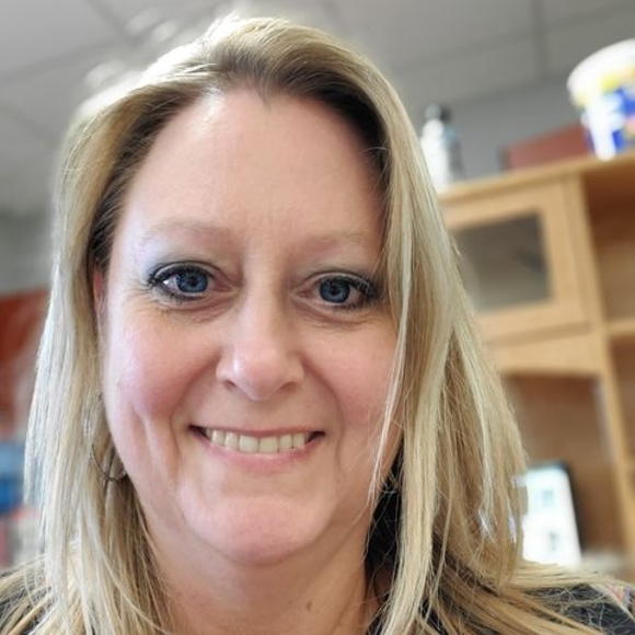 Profile Picture of Bonnie Wolfe (@wolfebonnie) on Poshmark