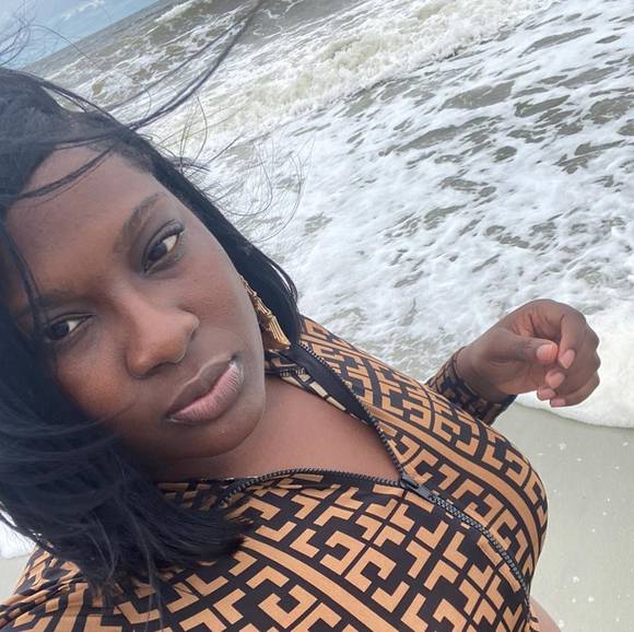 Profile Picture of Quanisha Williams (@quanishawilliam) on Poshmark