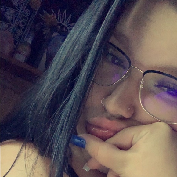 Profile Picture of Cheyanne Trefelner (@cheyanne111212) on Poshmark