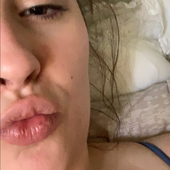 Profile Picture of Julia Voss (@julia_voss) on Poshmark
