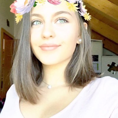 Profile Picture of Lara Beck (@larabxck) on Twitter